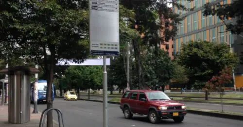 PARADERO SITP CENTRO EMPRESARIAL CALLE 100  212A00